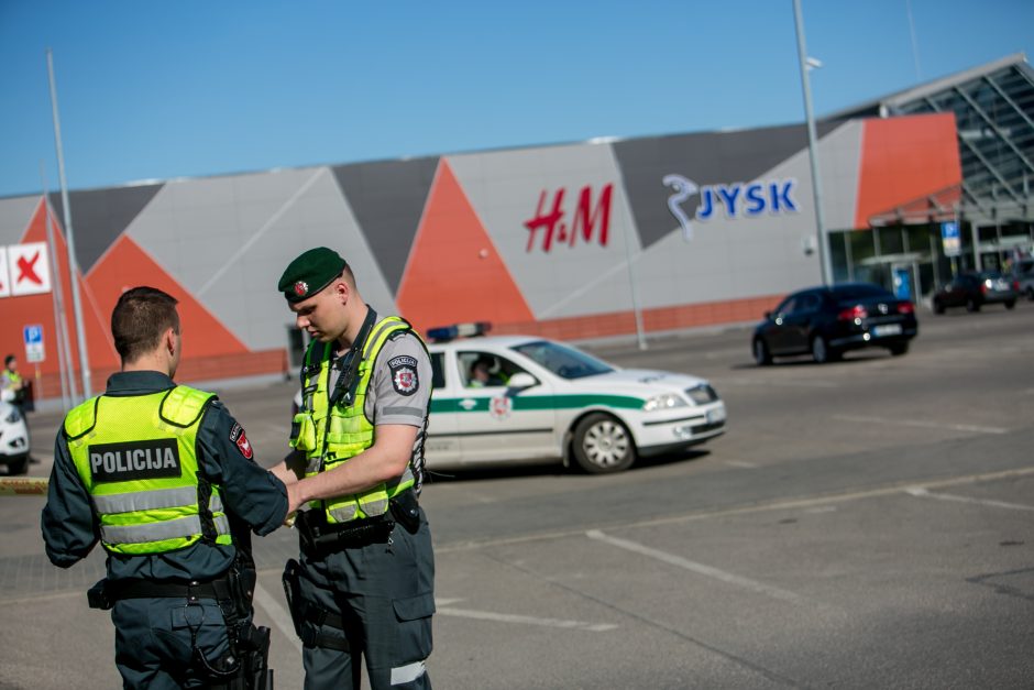 „Aro“ pareigūnai baigė operaciją prekybos centre „Molas“