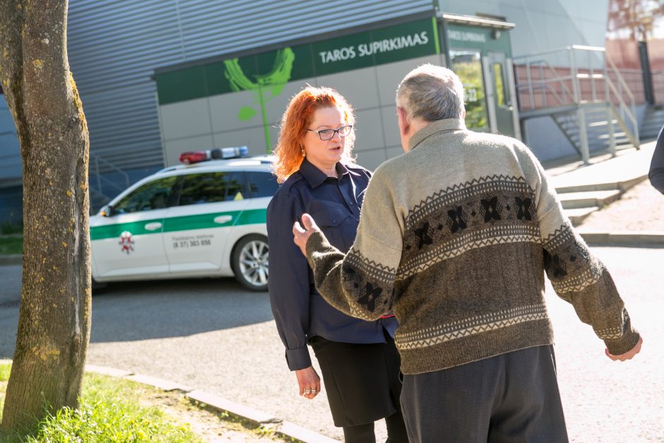 „Aro“ pareigūnai baigė operaciją prekybos centre „Molas“