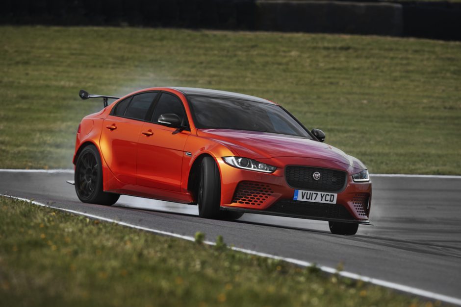 „Jaguar XE SV Project 8“: riaumojantis 600 AG žvėris