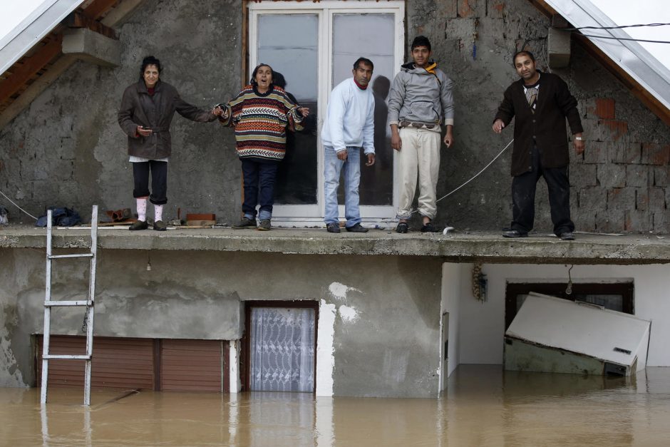 Katastrofiškas potvynis Balkanuose jau nusinešė 7 gyvybes