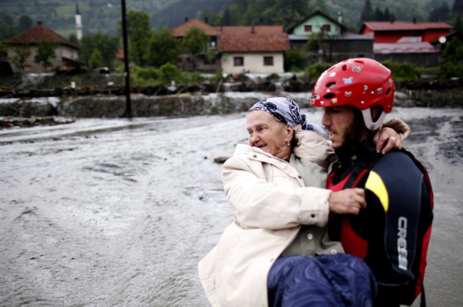 Katastrofiškas potvynis Balkanuose jau nusinešė 7 gyvybes