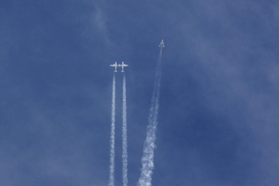 Per bandomąjį skrydį sudužo „Virgin Galactic“ erdvėlaivis