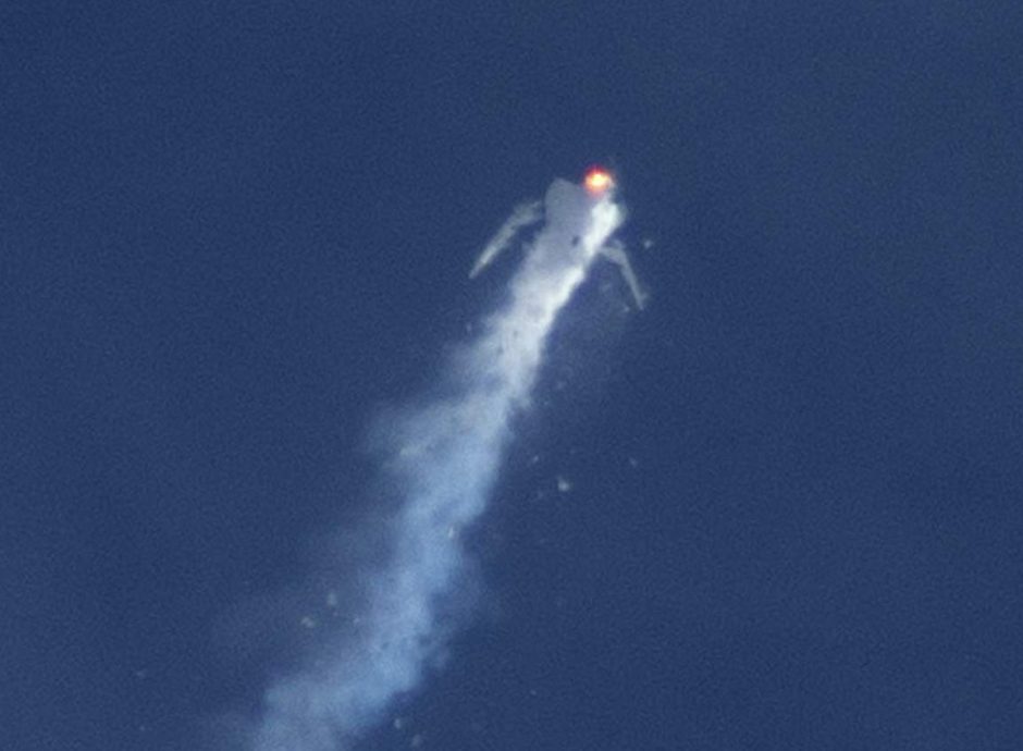 Per bandomąjį skrydį sudužo „Virgin Galactic“ erdvėlaivis