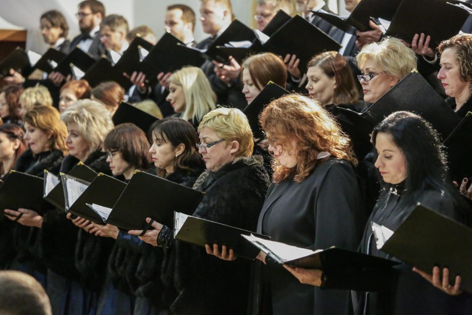 Sausio 13-osios proga bažnyčią užliejo galinga J. Brahmso muzika