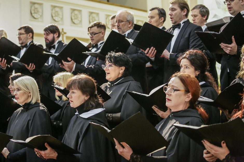 Sausio 13-osios proga bažnyčią užliejo galinga J. Brahmso muzika