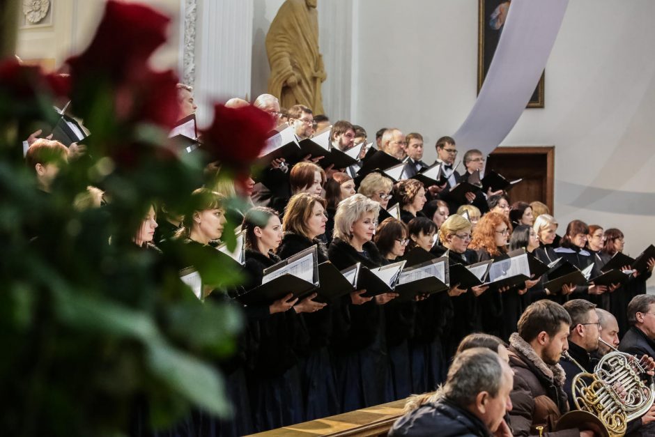 Sausio 13-osios proga bažnyčią užliejo galinga J. Brahmso muzika