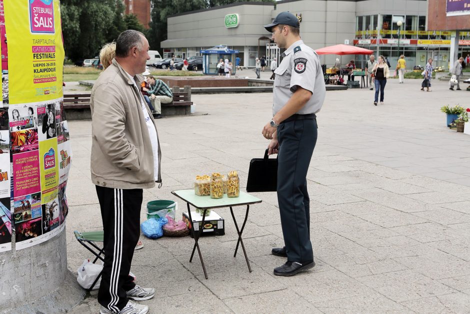 Tikrintojai išvaikė garbaus amžiaus prekeives