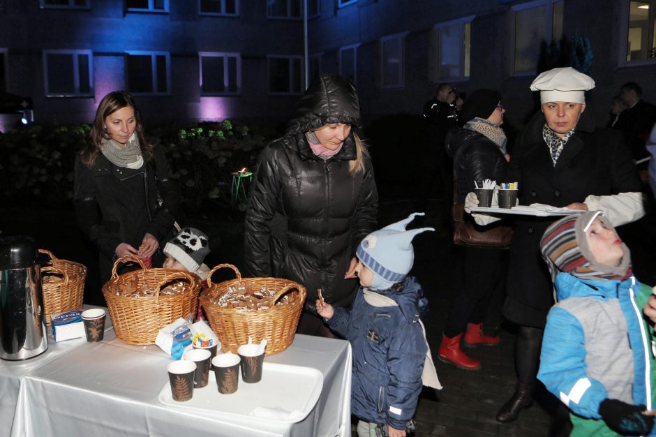 Jūrininkų ligoninės kiemelyje skambėjo giesmės