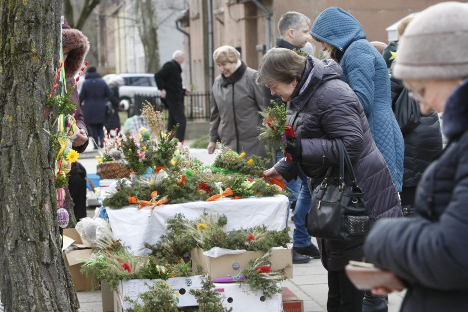 Klaipėdiečiai skubėjo į Verbų sekmadienio pamaldas