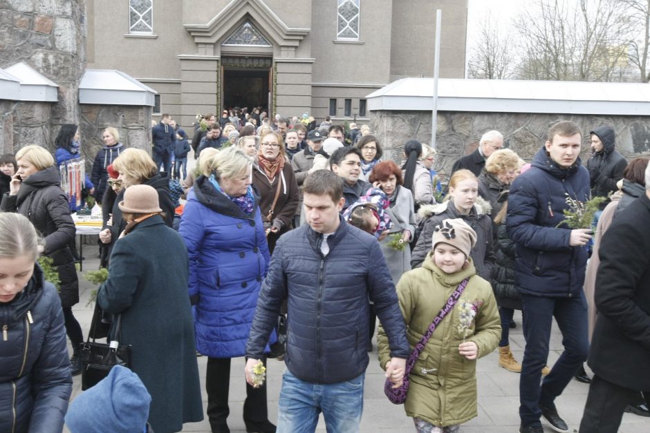 Klaipėdiečiai skubėjo į Verbų sekmadienio pamaldas