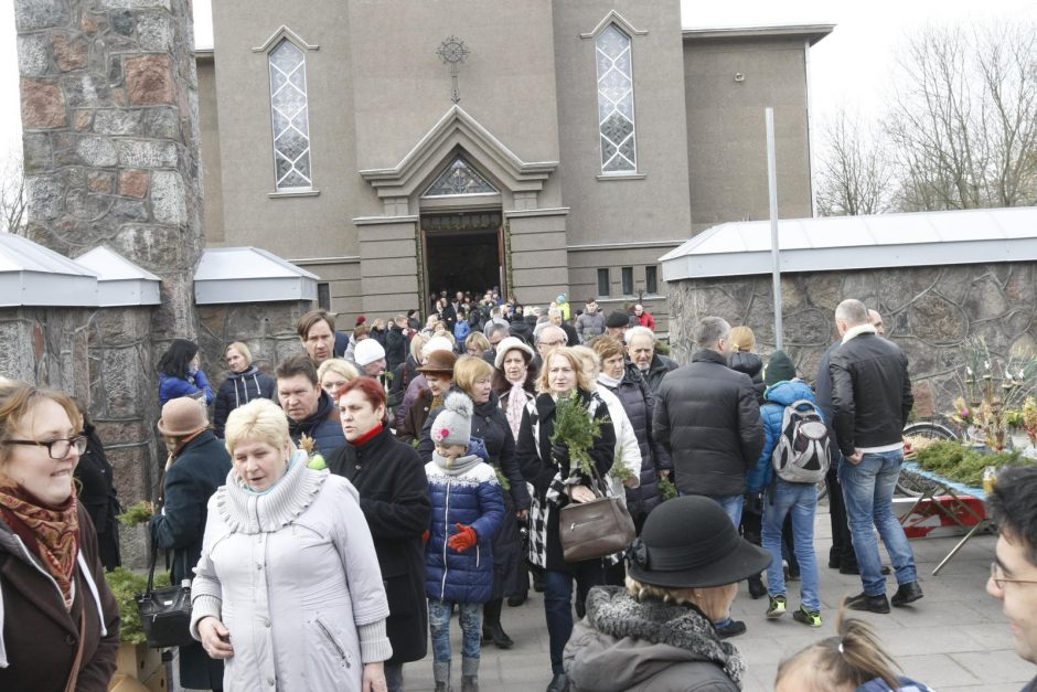 Klaipėdiečiai skubėjo į Verbų sekmadienio pamaldas