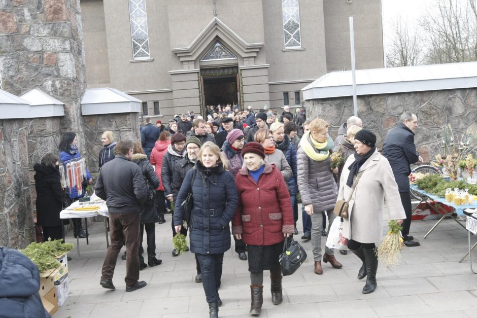 Klaipėdiečiai skubėjo į Verbų sekmadienio pamaldas