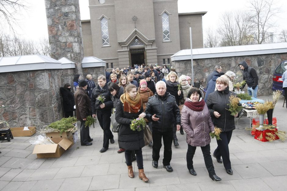 Klaipėdiečiai skubėjo į Verbų sekmadienio pamaldas