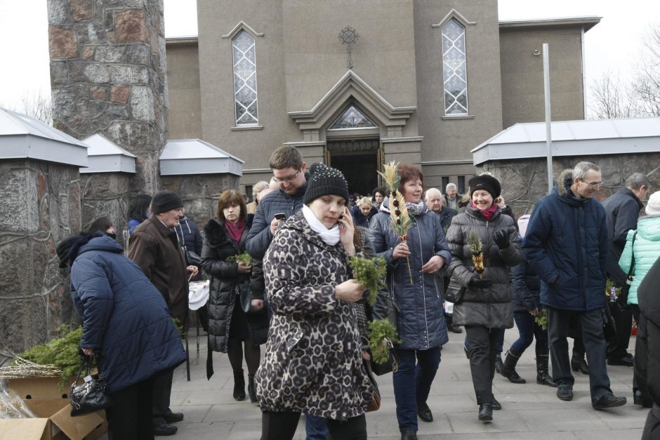 Klaipėdiečiai skubėjo į Verbų sekmadienio pamaldas