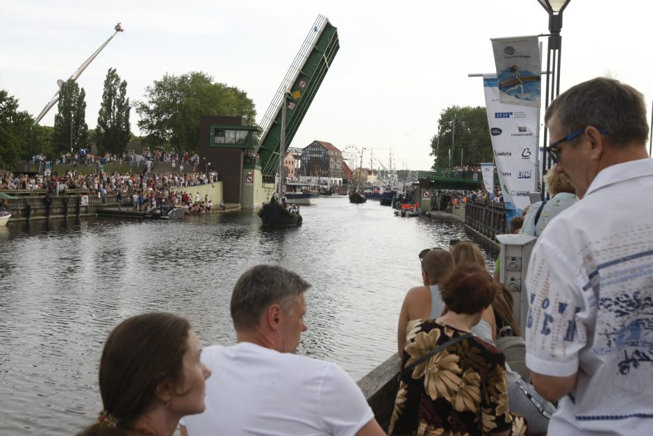 Uostamiestis pasitiko istorinių laivų flotilę