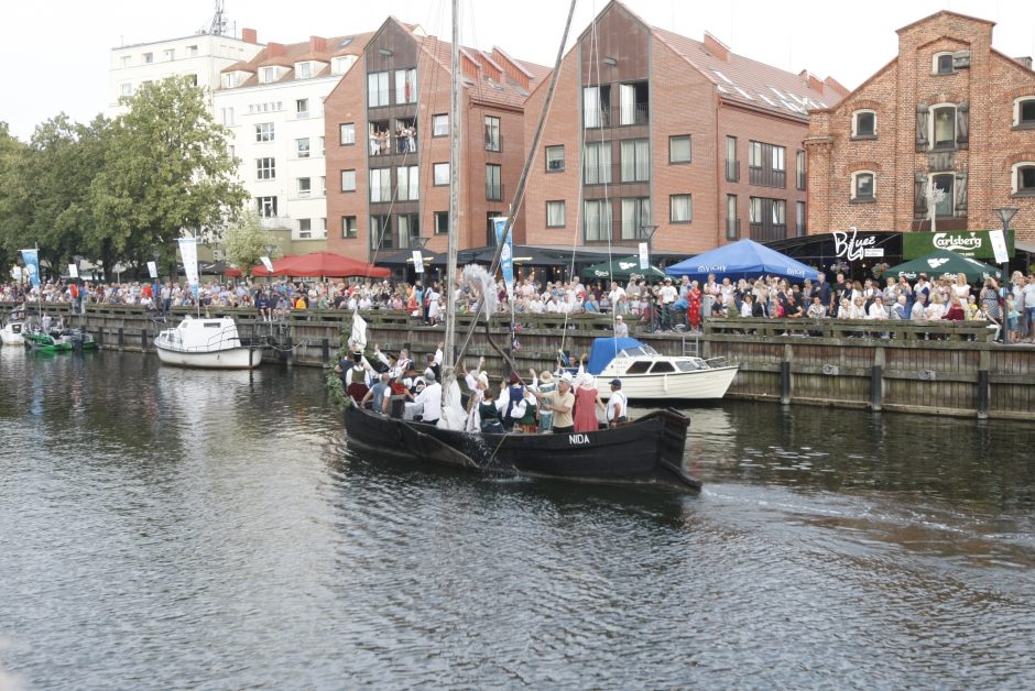 Uostamiestis pasitiko istorinių laivų flotilę