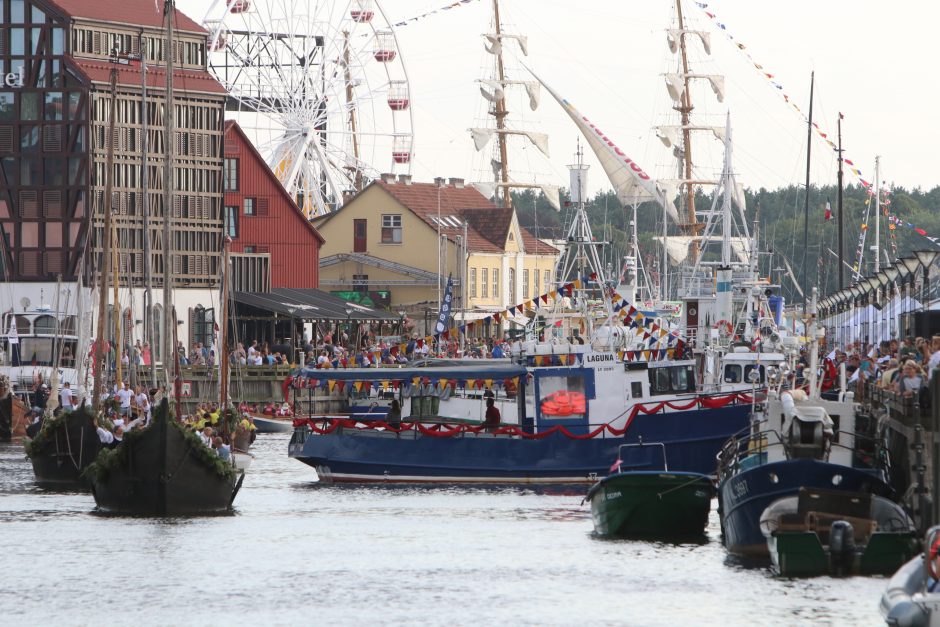 Uostamiestis pasitiko istorinių laivų flotilę