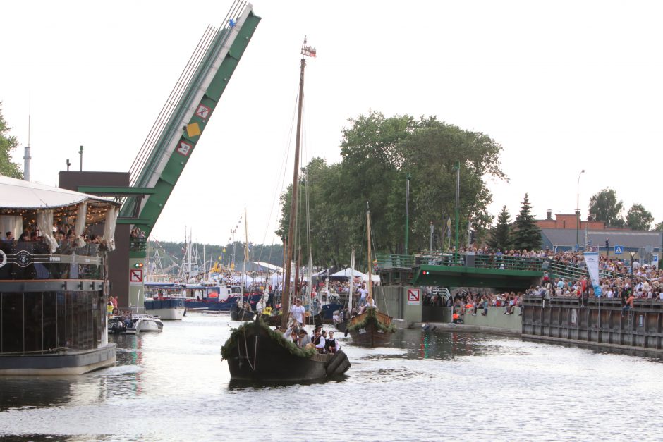 Uostamiestis pasitiko istorinių laivų flotilę