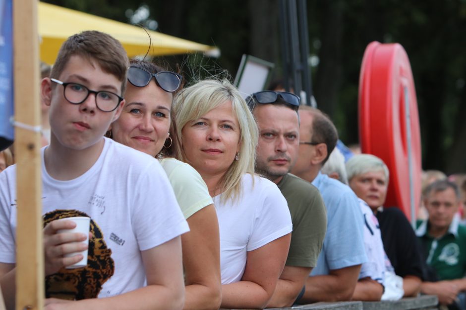 Uostamiestis pasitiko istorinių laivų flotilę