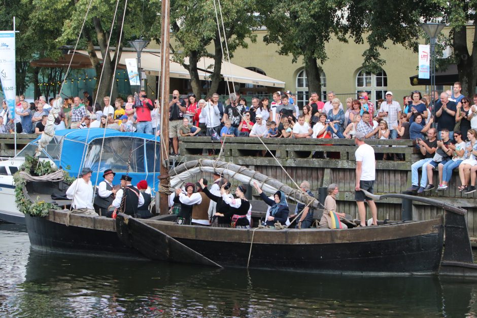 Uostamiestis pasitiko istorinių laivų flotilę