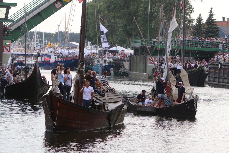 Uostamiestis pasitiko istorinių laivų flotilę