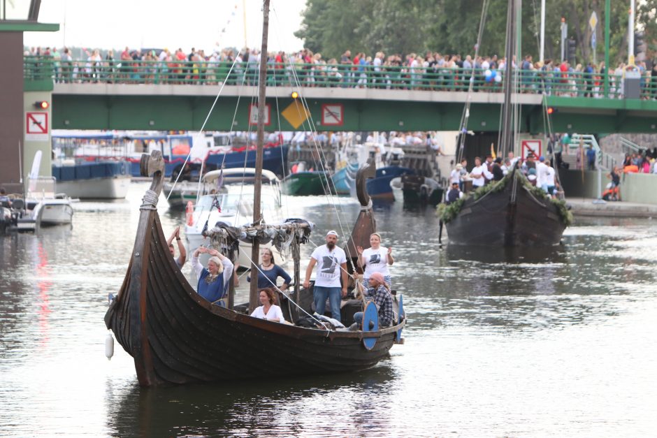 Uostamiestis pasitiko istorinių laivų flotilę