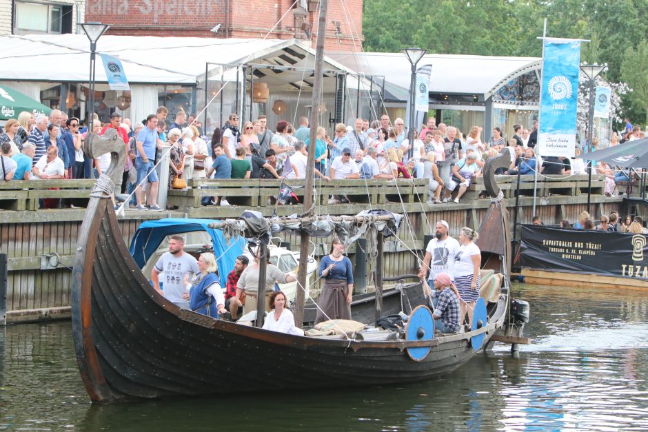 Uostamiestis pasitiko istorinių laivų flotilę