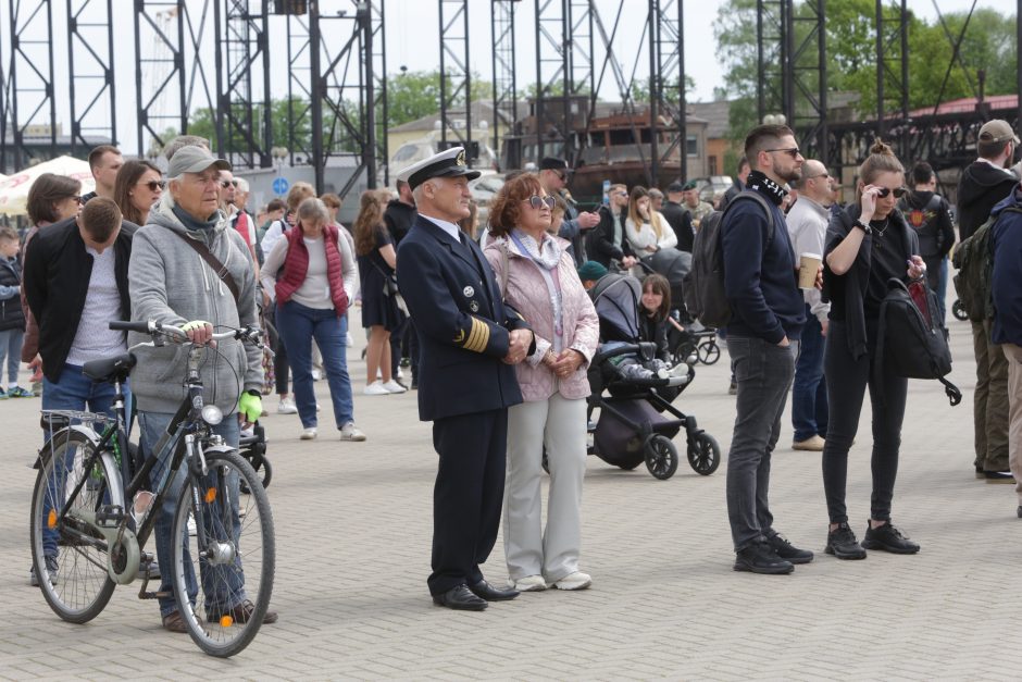 Uostamiestyje – įspūdinga kariškių šventė