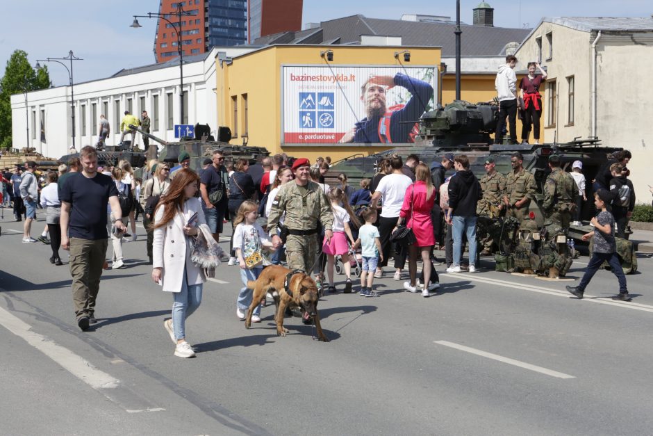 Uostamiestyje – įspūdinga kariškių šventė