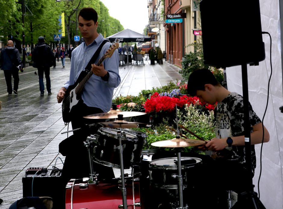 Laisvės alėja šeštadienį atiduota gatvės muzikantams 