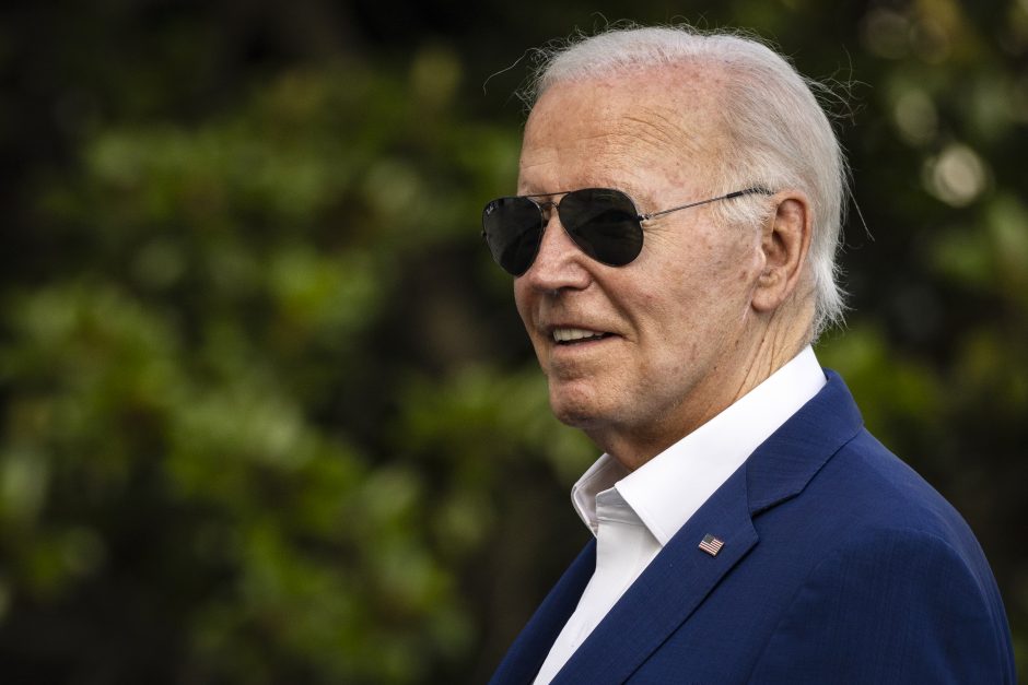 J. Bidenas parašė griežtą laišką savo partijai: daugiau jokių kalbų apie jo pasitraukimą