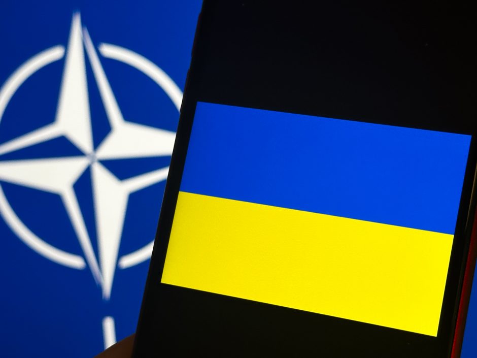 NATO ir Ukrainos pareigūnai Kyjivo prašymu rengia susitikimą