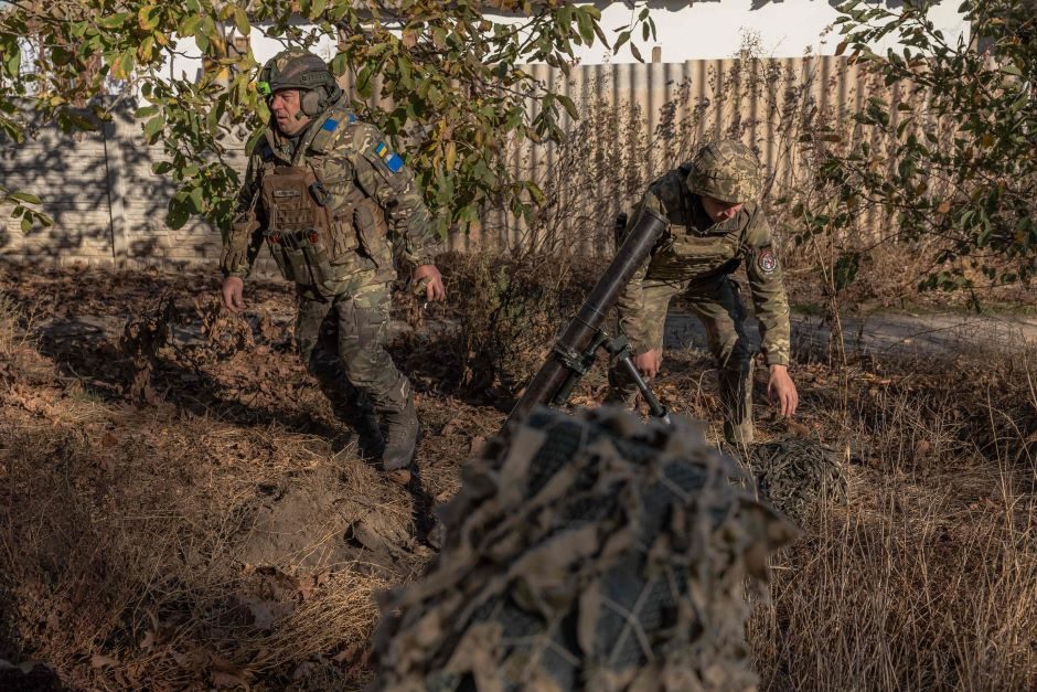 Ginkluotosios pajėgos: Ukrainos kariai išlaiko užimtas pozicijas kairiajame Dnipro krante