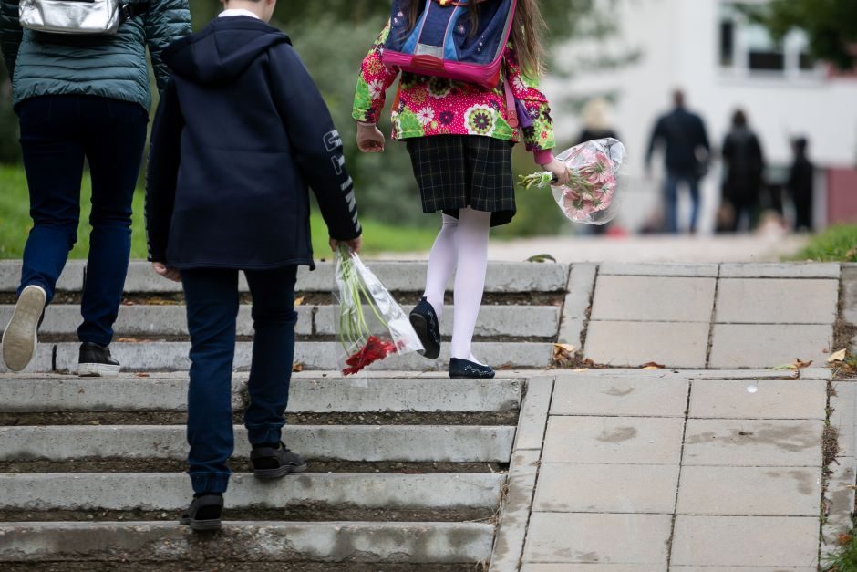 STT: pedagogai turi patys įvertinti, ar tėvų dovanos etiškos