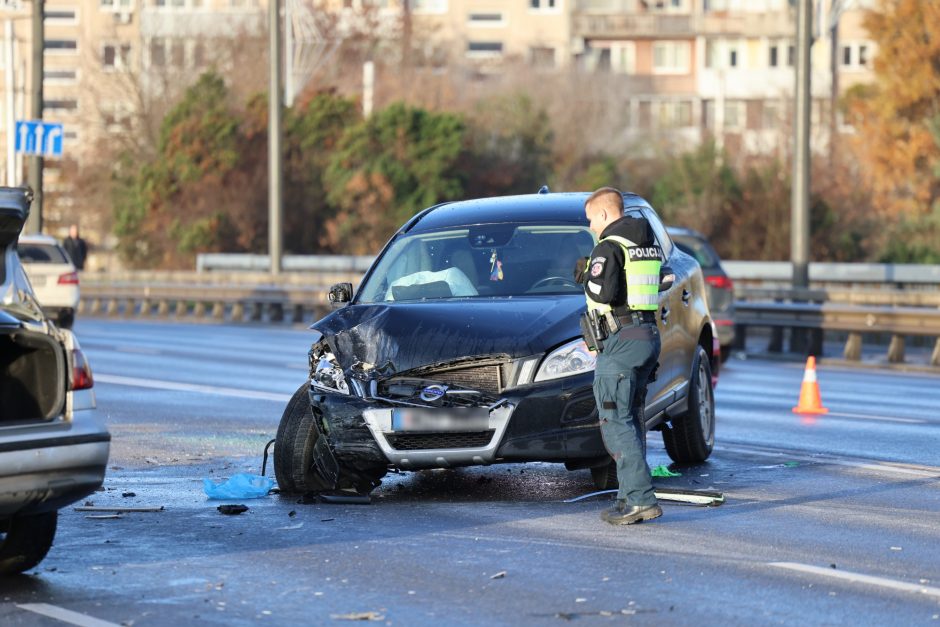 Kauno gatvėse – sudėtinga situacija: vėluoja viešasis transportas