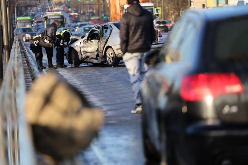 Kauno gatvėse – sudėtinga situacija: vėluoja viešasis transportas