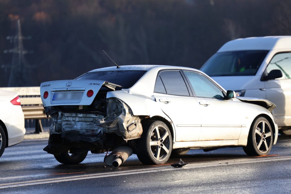 Kauno gatvėse – sudėtinga situacija: vėluoja viešasis transportas