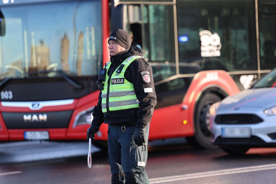 Kauno gatvėse – sudėtinga situacija: vėluoja viešasis transportas