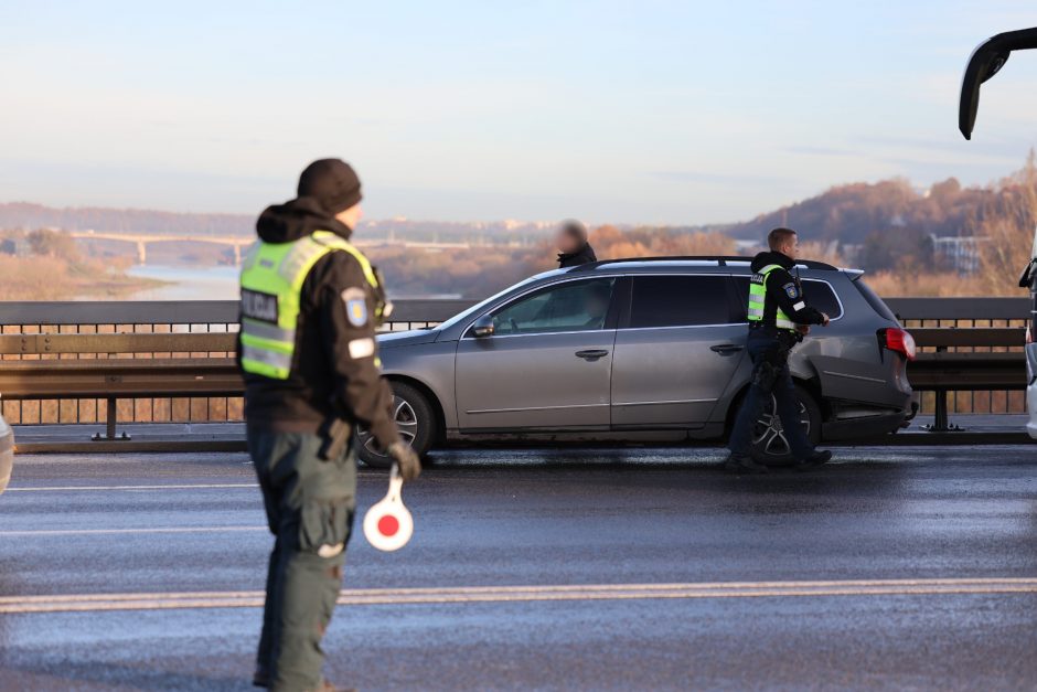 Kauno gatvėse – sudėtinga situacija: vėluoja viešasis transportas