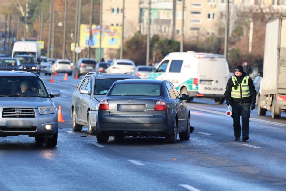 Kauno gatvėse – sudėtinga situacija: vėluoja viešasis transportas