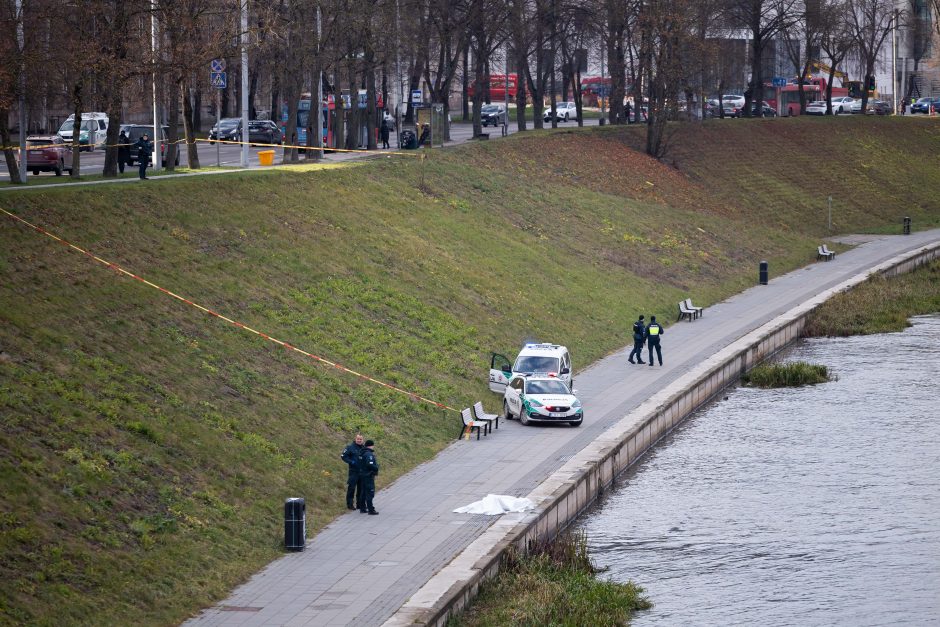 Neryje ugniagesiai rado nuskendusį žmogų: įtariama, kad tai – dingęs paauglys