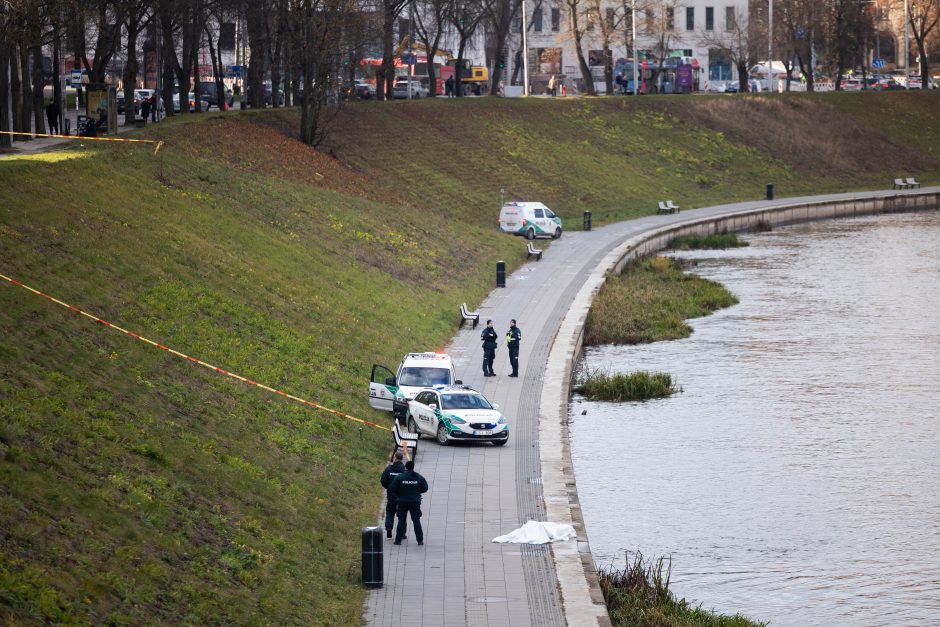 Neryje ugniagesiai rado nuskendusį žmogų: įtariama, kad tai – dingęs paauglys