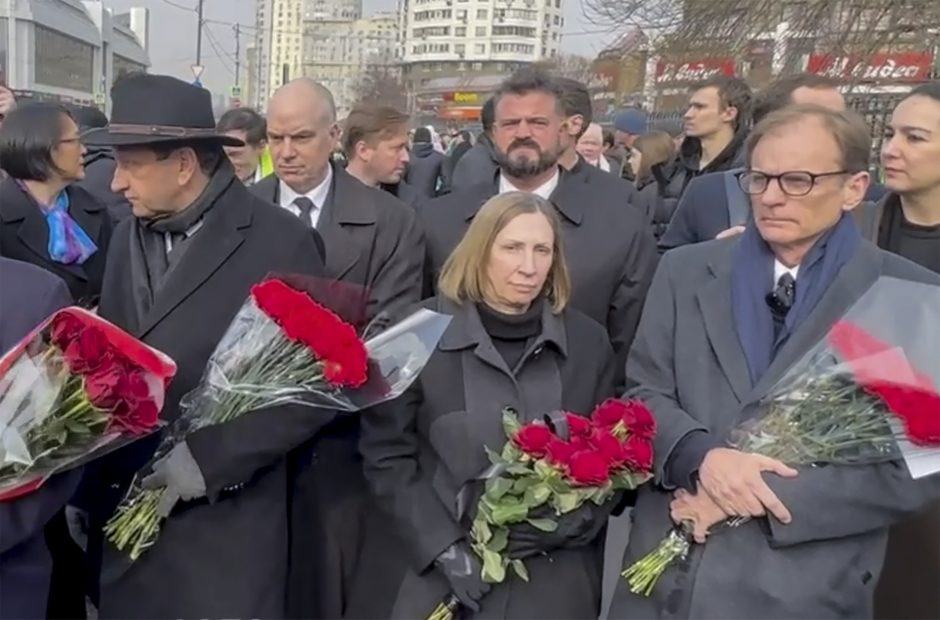 Kremlius neišgąsdino į A. Navalno laidotuves susirinkusiųjų žmonių: „Rusija bus laisva!“