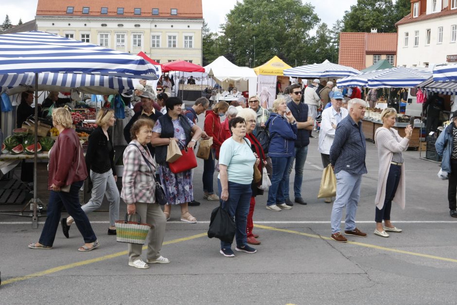 Senajame turguje – atsigavimo ženklai