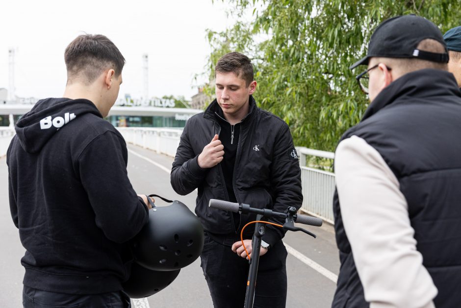 Policija su paspirtukų nuomotojais Vilniuje rengia reidą