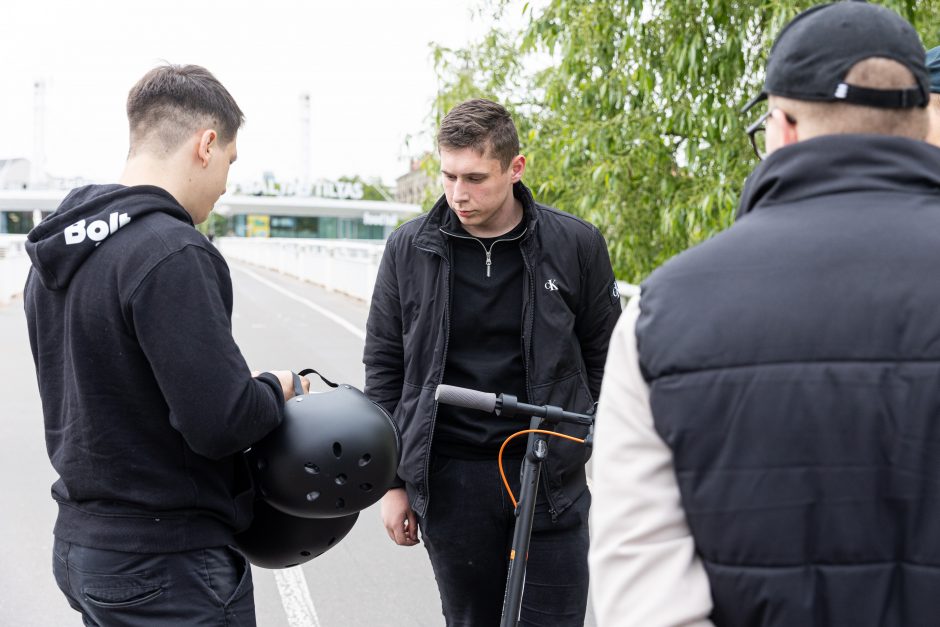 Policija su paspirtukų nuomotojais Vilniuje rengia reidą