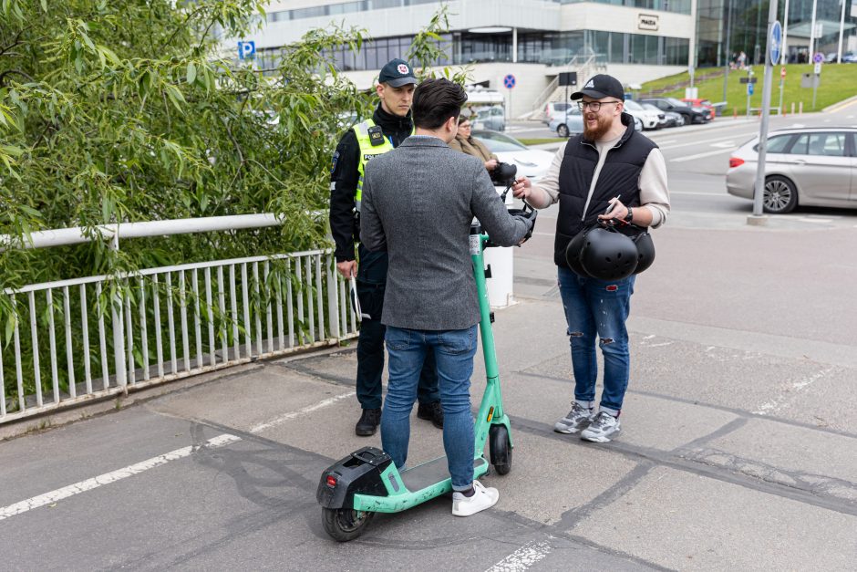 Policija su paspirtukų nuomotojais Vilniuje rengia reidą