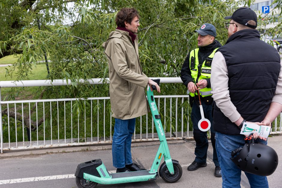 Policija su paspirtukų nuomotojais Vilniuje rengia reidą