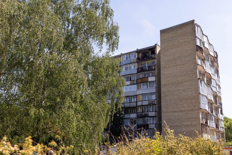 Vilniaus Žirmūnų rajone užsiliepsnojo butas, evakuota 10 žmonių