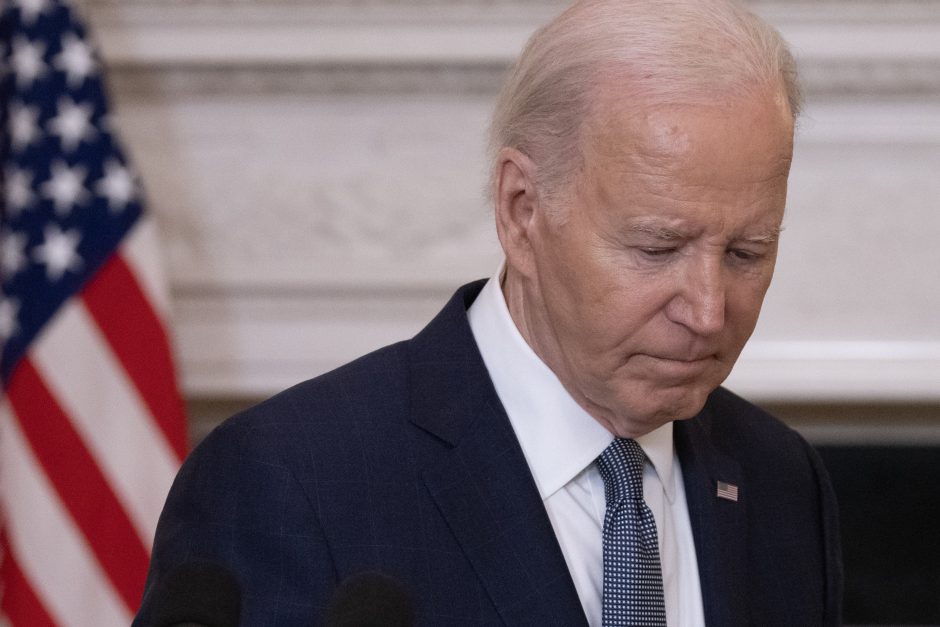 J. Bidenas susitiks su V. Zelenskiu Prancūzijoje ir per G7 susitikimą Italijoje